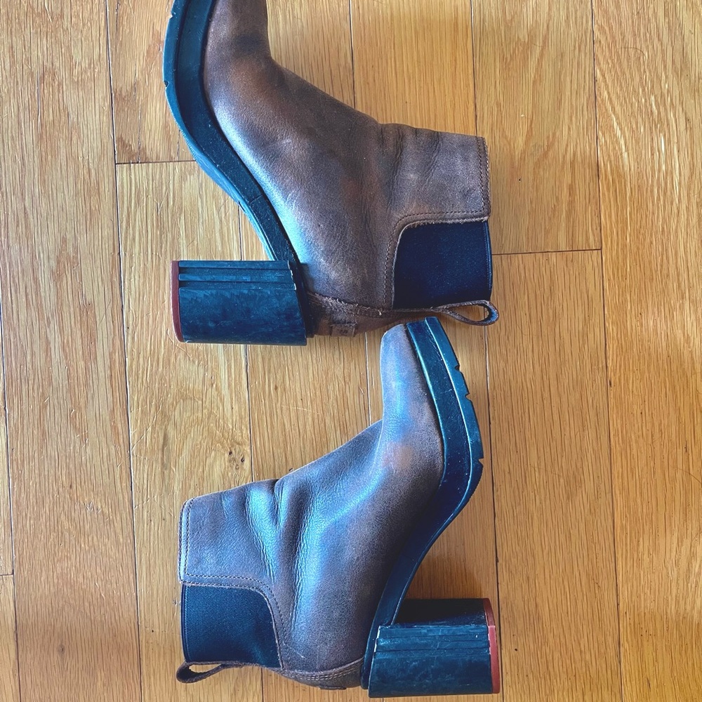 Sorel brown ankle boots